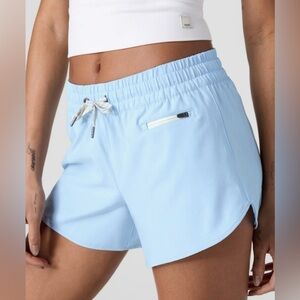💫Vuori Women’s Clementine 2.0 Shorts 2.5”, XS, NWT, Surf